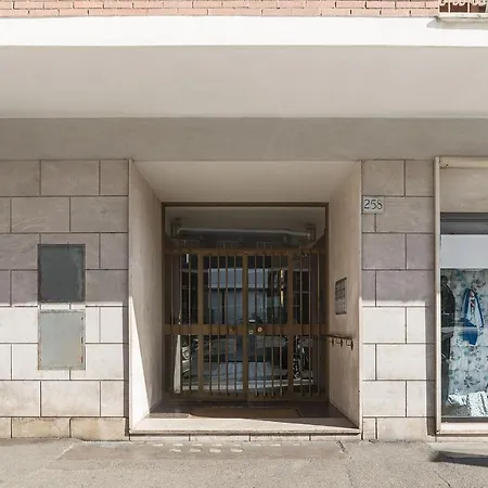 Pigneto & Malatesta Subway Flat Rome